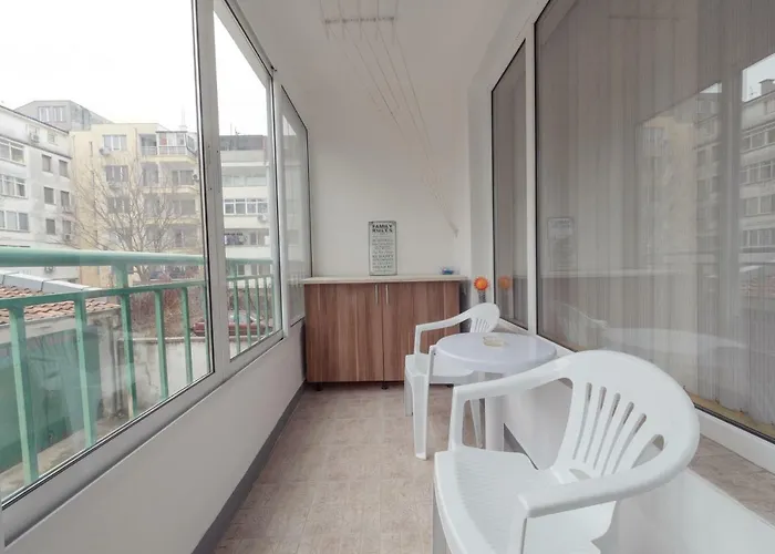 Апартамент House